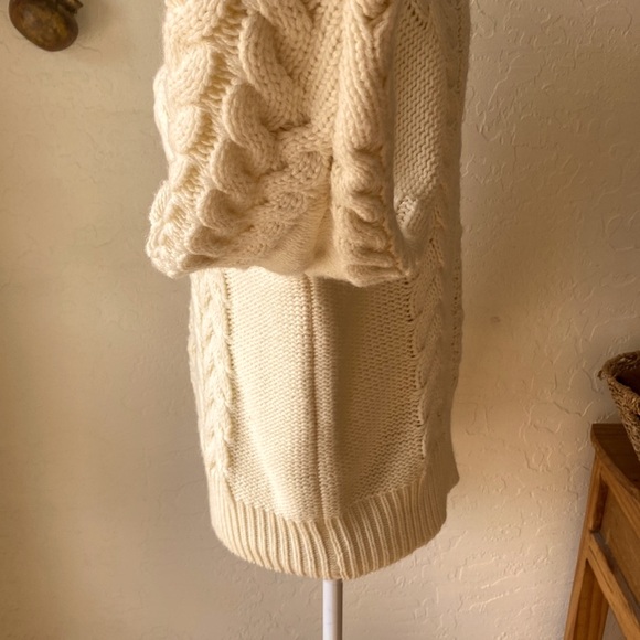 🎉🎉NEW WITH TAG‼️ ATTU ( beige botany ) CHUNKY KNIT TURTLE NECK SWEATER ‼️ - Picture 9 of 16